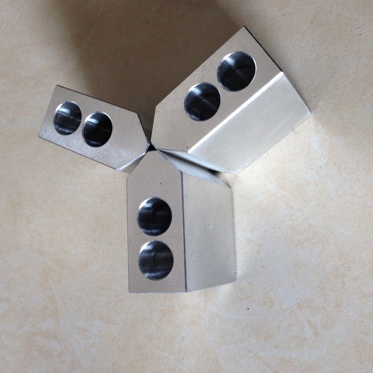 臺(tái)灣代機(jī)液壓卡盤(pán)加高型卡爪軟爪